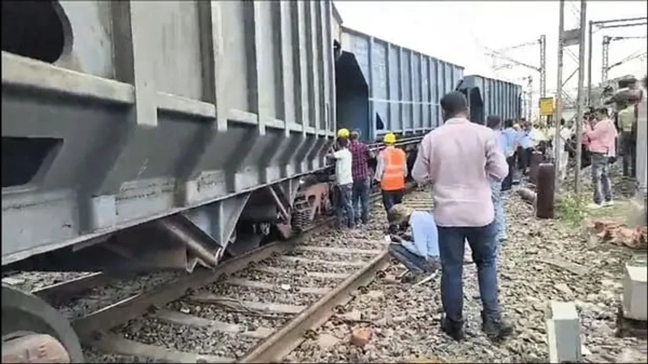 Surat Goods Train Derailment: Railways Clarifies No Traffic Disrupted